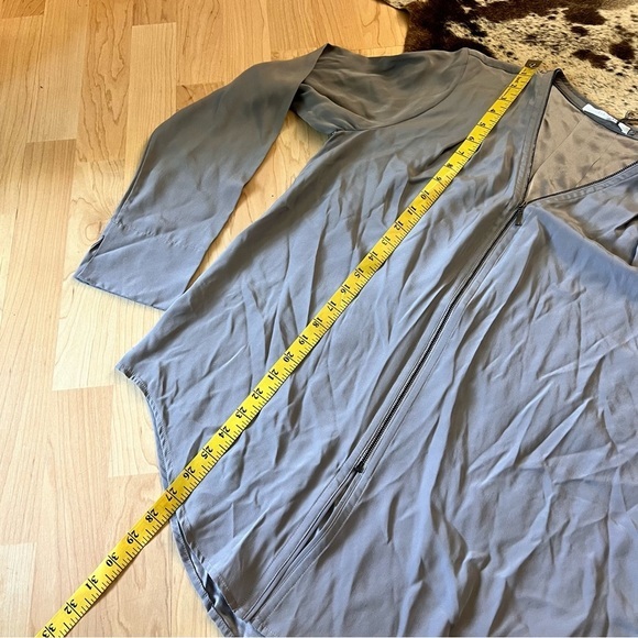 NEW ELAINE KIM Grey Quorgan Silk Zip Blouse Long Sleeve Size Large NWT - Picture 8 of 9